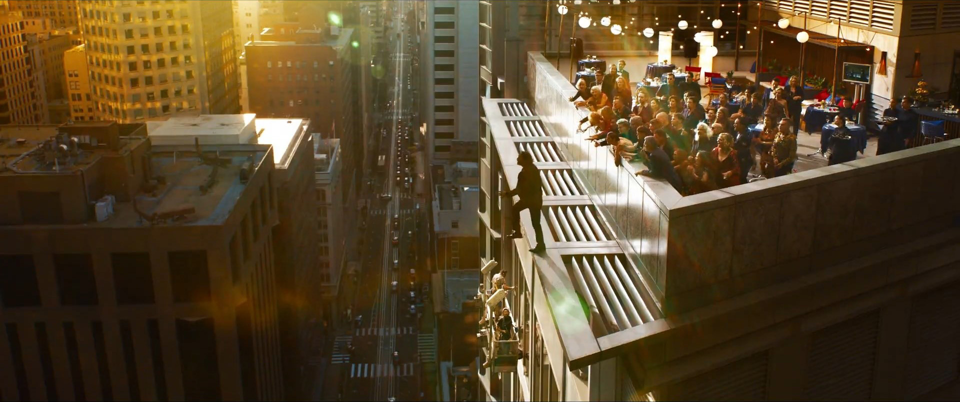 The Matrix Resurrections Still 18 Keanu Reeves Neo Rooftop